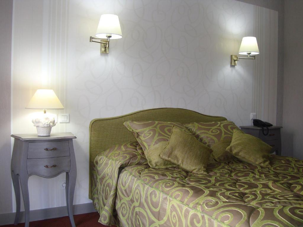Hotel Le Gue Du Holme Saint-Quentin-sur-le-Homme Room photo